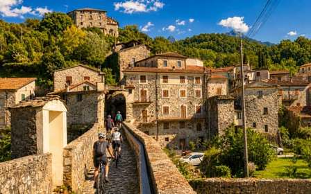 Castles of Lunigiana: Virtual-Guided E-Bike Tour