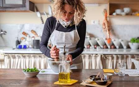 Manarola: Pesto Making Class with Tasting and Wine