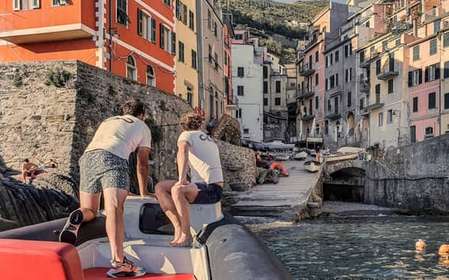 Desde La Spezia: Cinque Terre Tour en barco de un día