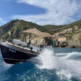 Cinque Terre: Boat Tour and Exploration of Caves and Natural Pools