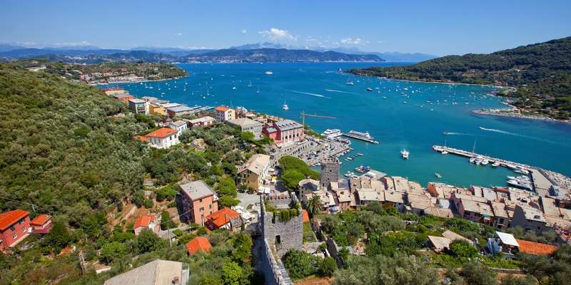 How to efficiently book ferry tickets from La Spezia