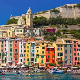 MAGÁNHAJÓZÁS AZ ÖT FALUHOZ: CINQUE TERRE KIRÁNDULÁS