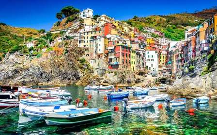 From La Spezia: Cinque Terre Tour by Train with Limoncino