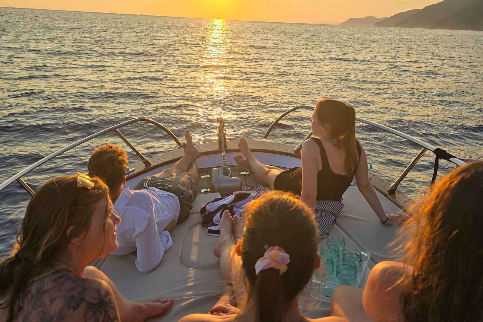 La Spezia. Aperitiv při západu slunce a večeře na lodi