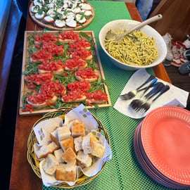 La Spezia. Aperitiv při západu slunce a večeře na lodi