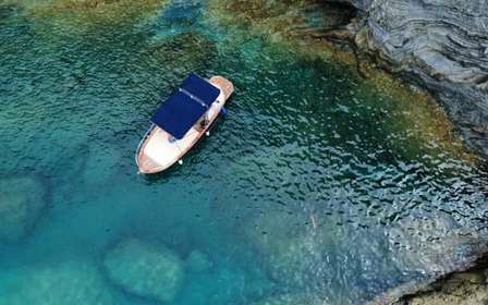 Cinque Terre: Boat Tour with Swimming and Snacks