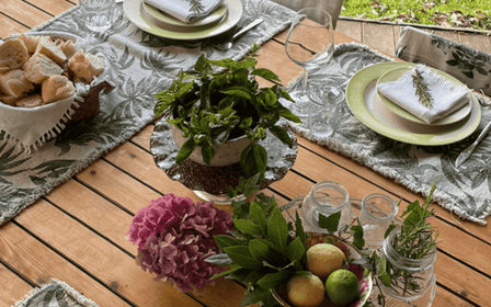 La Spezia: Home Restaurant Dining with Summer Pool Access