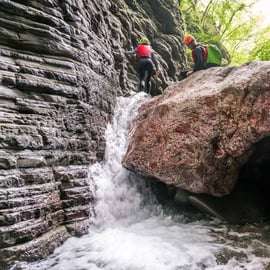 Pontremoli: Tour di canyoning degli Stretti di Giaredo