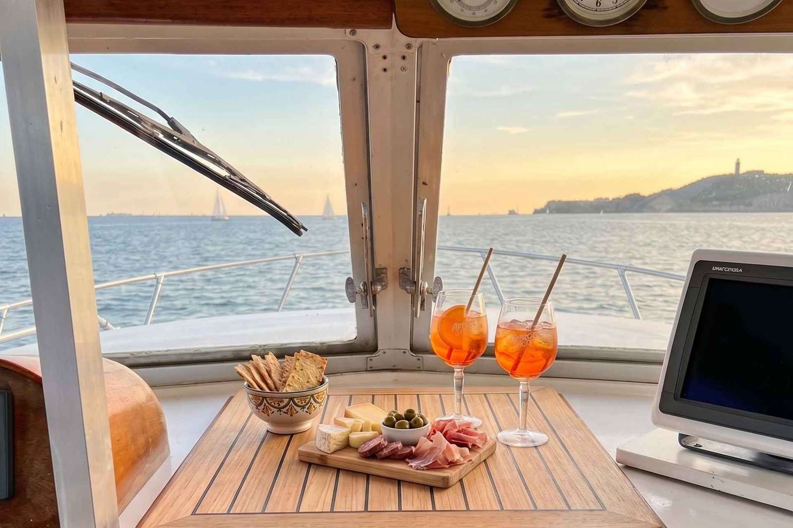 Gulf of Poets: Boat Tour with a Dip in the Sea and Aperitif