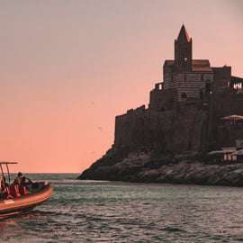 La Spezia: Plavba lodí za západem slunce v Cinque Terre s aperitivy