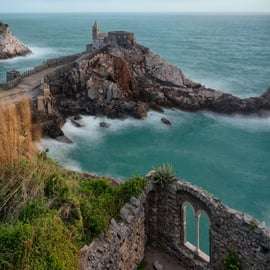 Local experience from the harbor of La Spezia: Cinque Terre and Portovenere from the sea