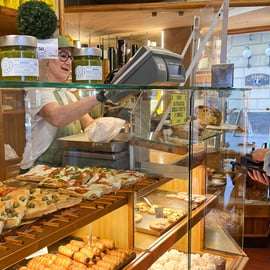 La Spezia: Food and Wine Walking Tour with Tastings