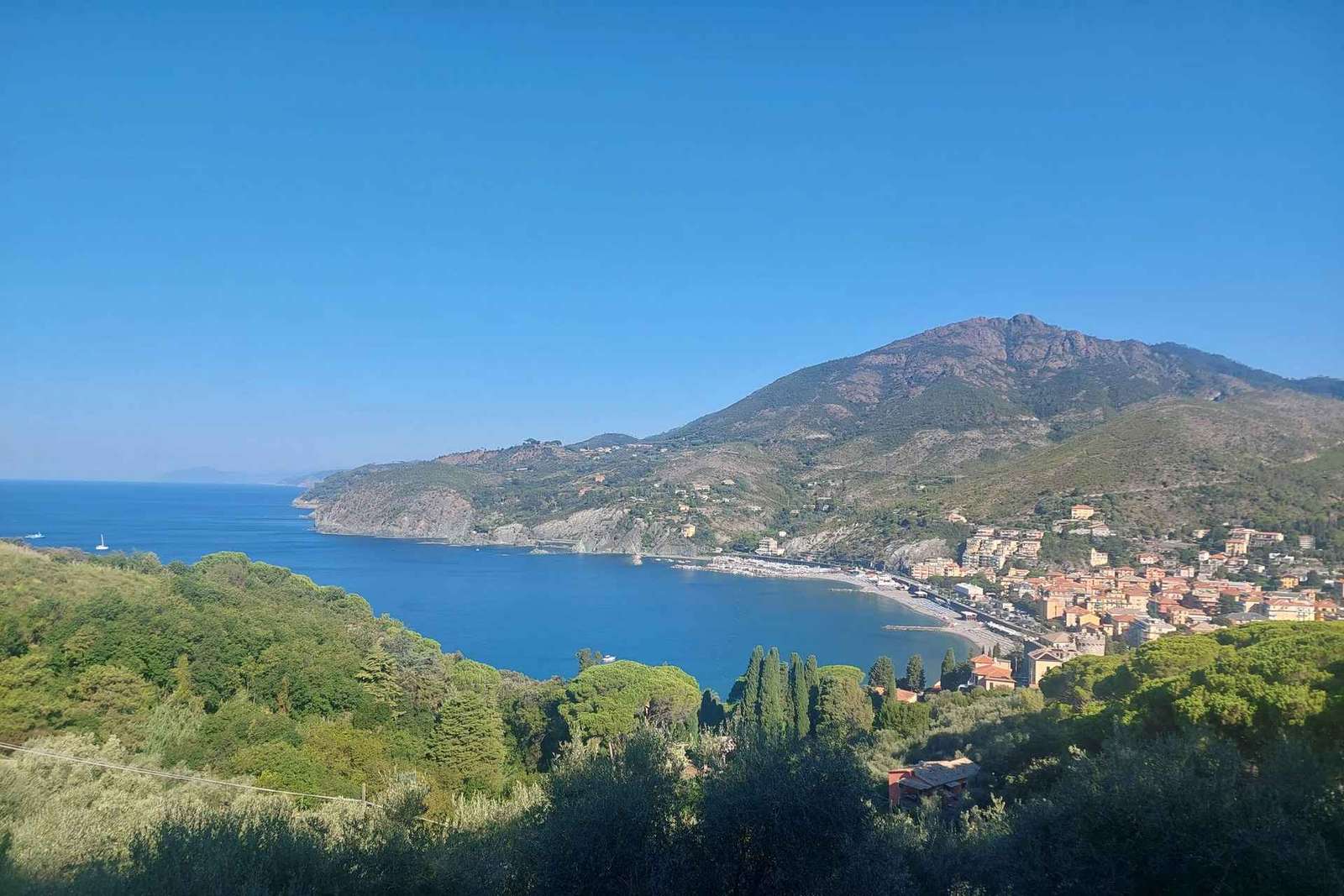 Panoramatická turistika Cinque Terre z Levanta do Monterossa