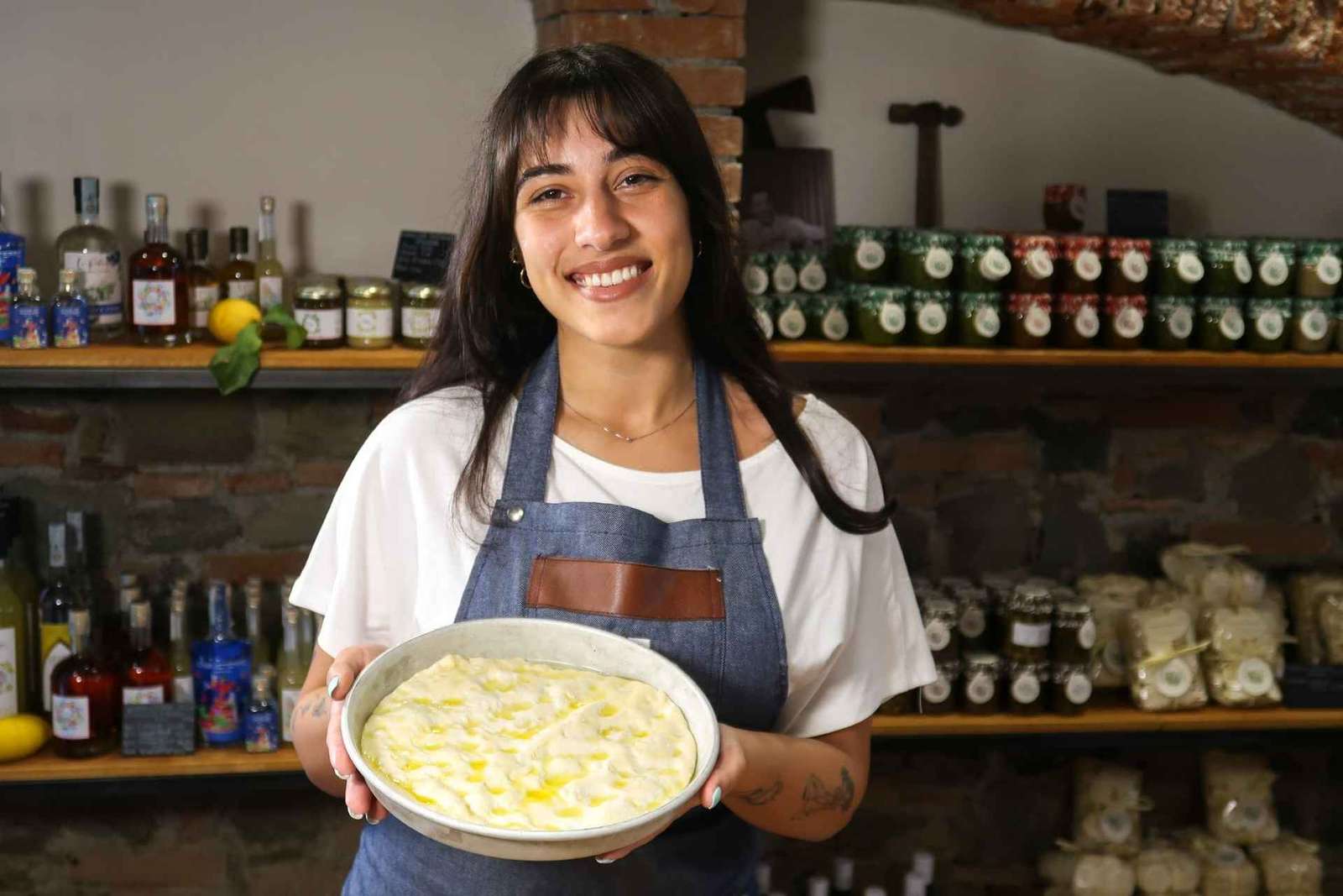 Cinque Terre: Ligurian Focaccia and Pesto Class with Tasting