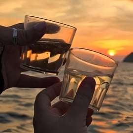 Cinque Terre Sunset Boat Tour na tradycyjnym liguryjskim gozzo