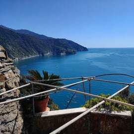 Cinque Terre-i hajótúra La Speziából természetvédelmi idegenvezetővel