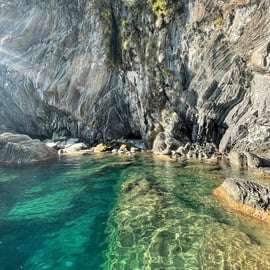 Monterosso: Cinque Terre hajókirándulás aperitivóval és fürdőzéssel