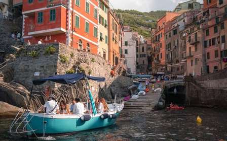 Cinque Terre: Sunset Boat Tour with Ligurian Aperitif