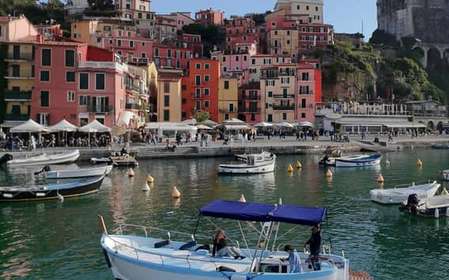 La Spezia: Cinque Terre Bootsfahrt mit Schnorcheln & Aperitif