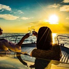 La Spezia: Tour in barca al tramonto con aperitivo e snack