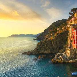 Cinque Terre Premium: Complete Tour of the 5 Villages with Train and Local Guide