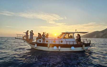 La Spezia: Sunset Cruise with Aperitif and Dinner