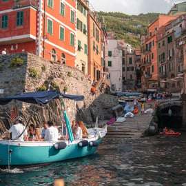 Cinque Terre : excursion en bateau au coucher du soleil avec apéritif ligurien