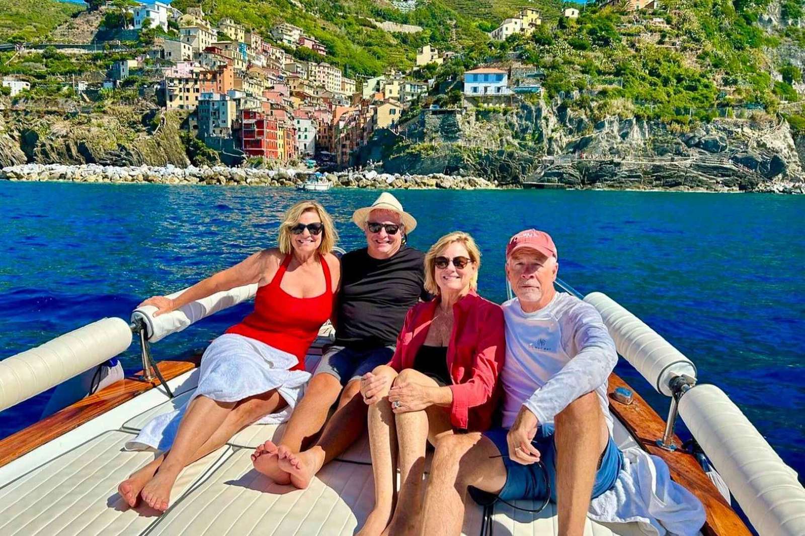 A unique day trip by boat to discover the Cinque Terre from La Spezia.