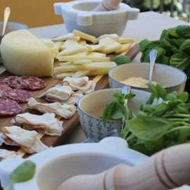 La Spezia: Ligurian wine tasting and authentic pesto class