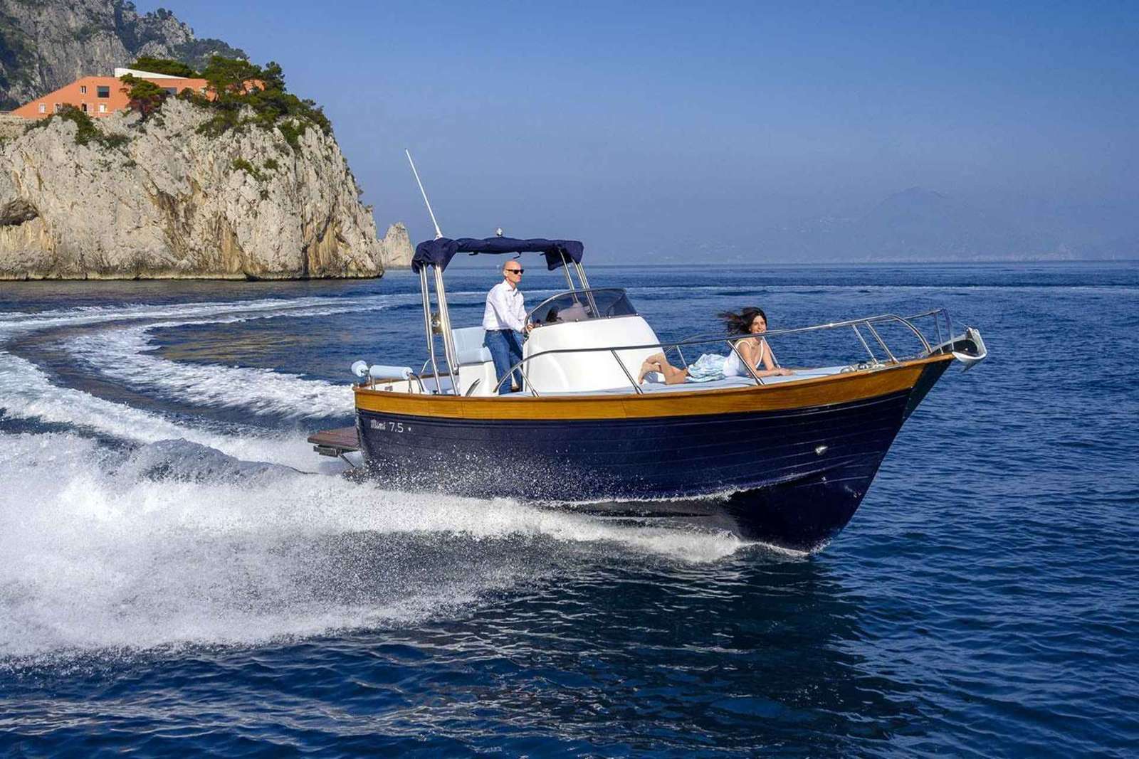 MAGÁNHAJÓZÁS AZ ÖT FALUHOZ: CINQUE TERRE KIRÁNDULÁS