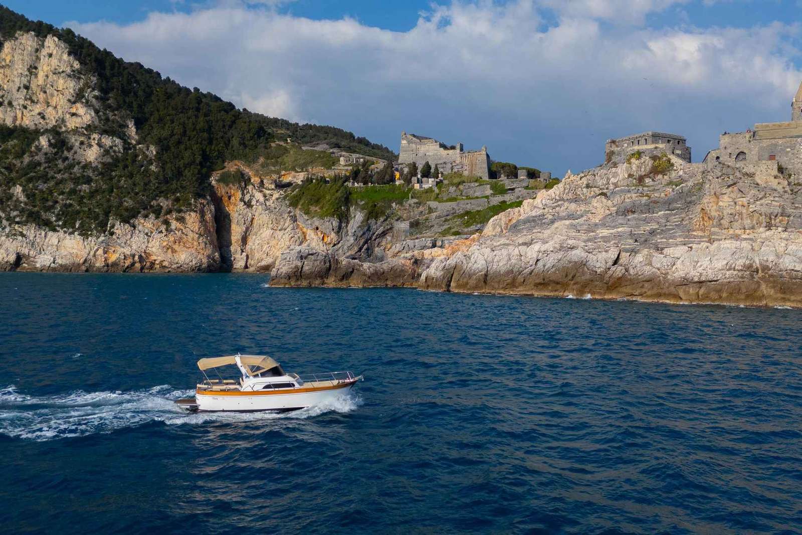 De La Spezia: Passeio de barco em Cinque Terre com almoço e bebidas
