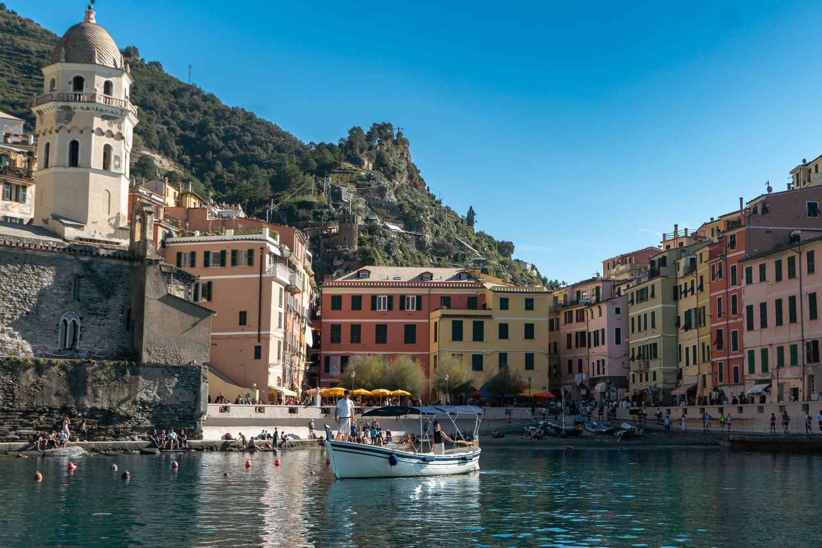 Monterosso: Cinque Terre hajókirándulás aperitivóval és fürdőzéssel