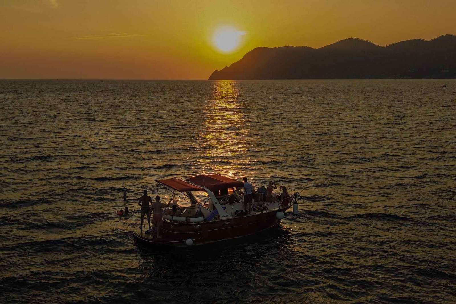 Cinque Terre: aperitief op het water bij zonsondergang – vertrek vanuit Monterosso