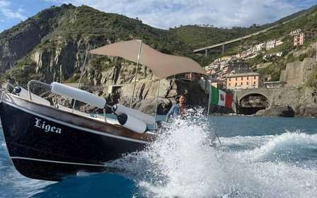 Cinque Terre: Boat Tour and Exploration of Caves and Natural Pools