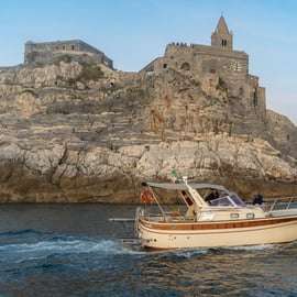 Portovenere: Cinque Terre Cruise with Lunch & Drinks