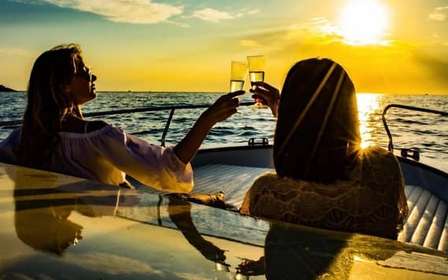 La Spezia: Sunset Boat Tour with Aperitivo and Snacks