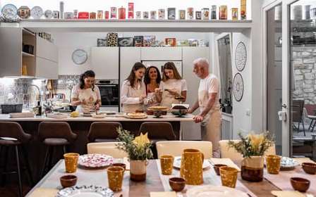 La Spezia: Pasta and Tiramisu Class at a Local's Home